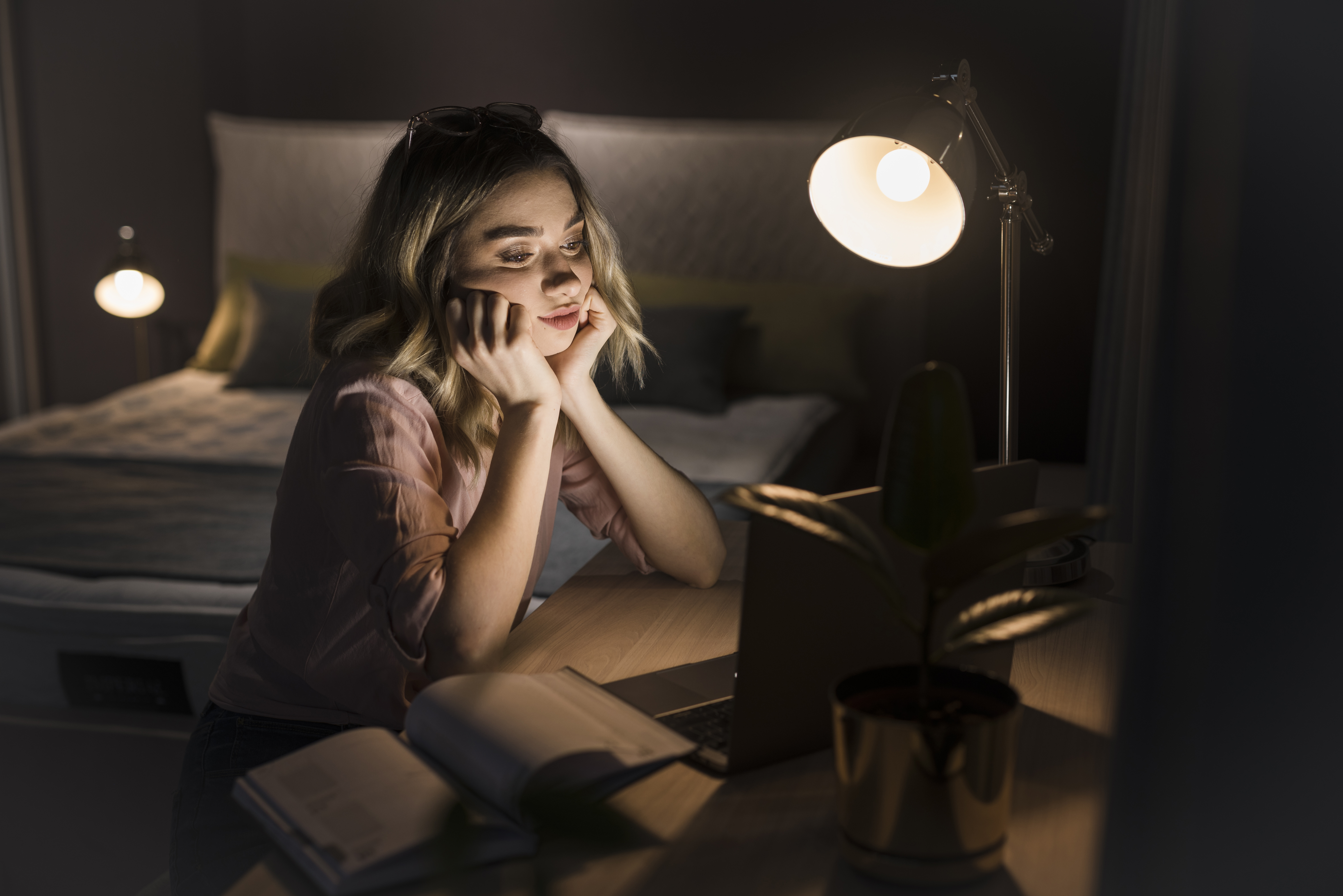 Apprenez de vos mauvaises nuits pour améliorer votre sommeil. Analysez les causes, ajustez vos habitudes et renforcez vos bonnes pratiques.