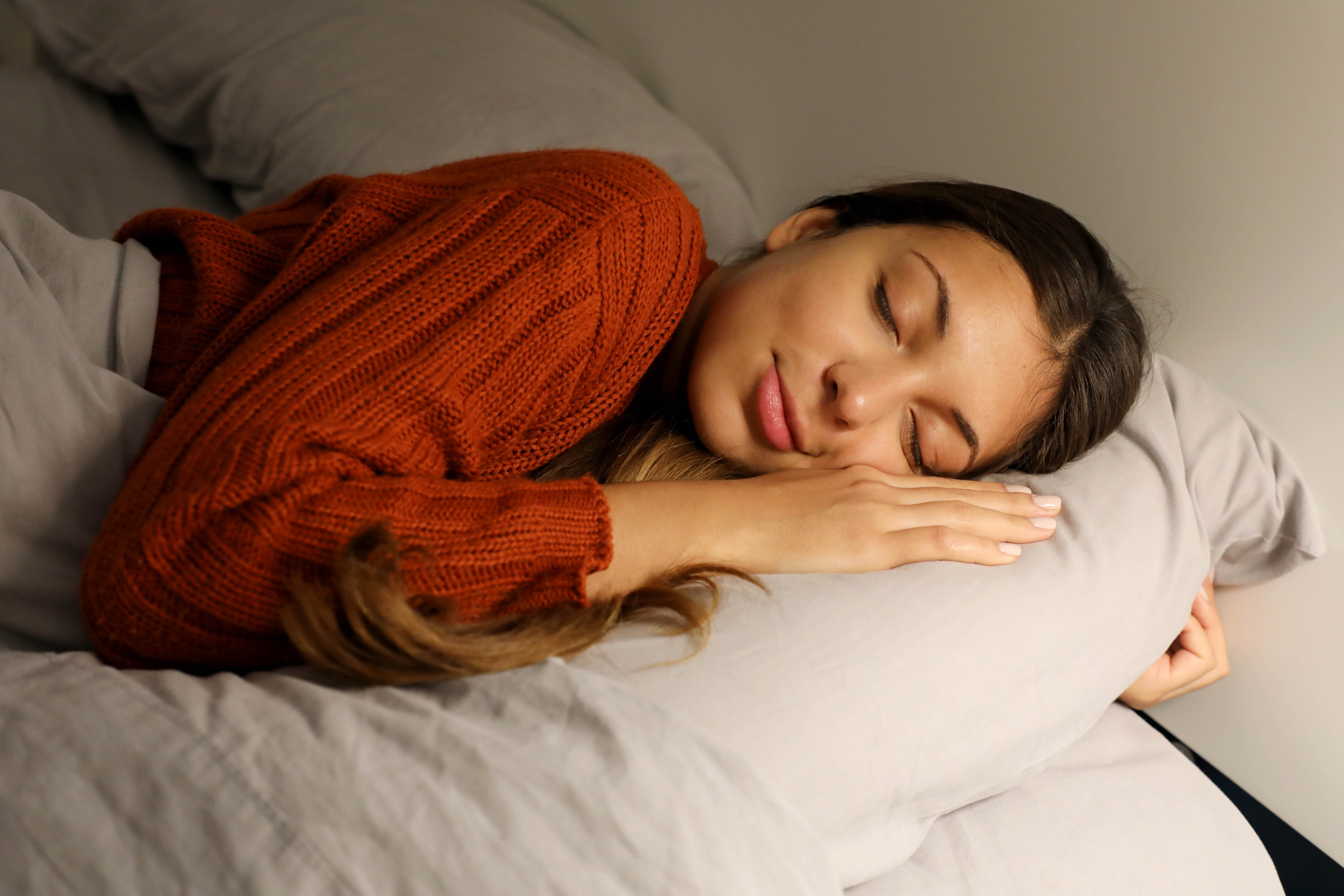 Découvrez comment ajuster progressivement vos horaires de sommeil pour améliorer votre bien-être et votre énergie au quotidien.