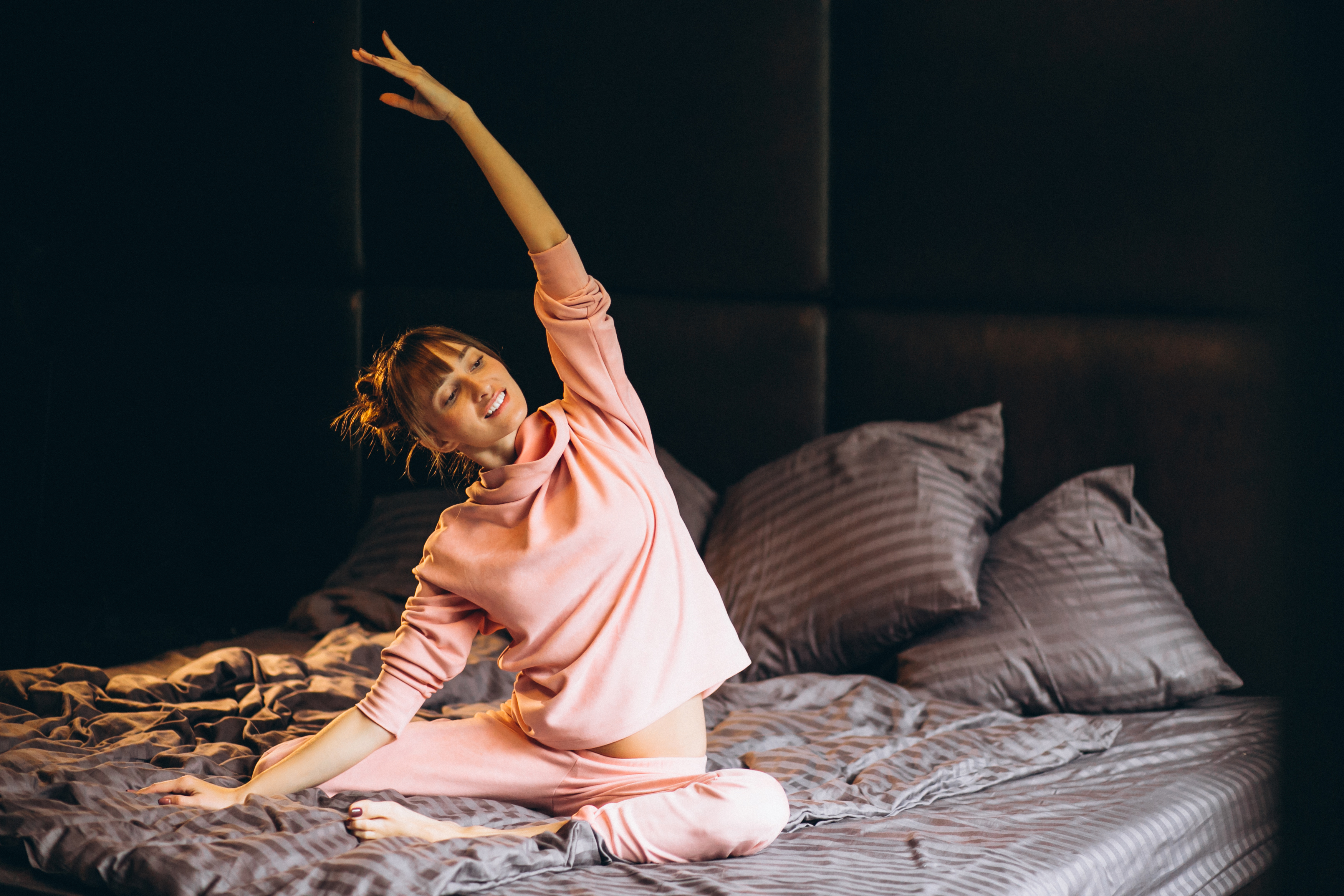 Préparez votre esprit à la nuit avec des rituels apaisants et une visualisation positive pour un sommeil réparateur et régénérant.